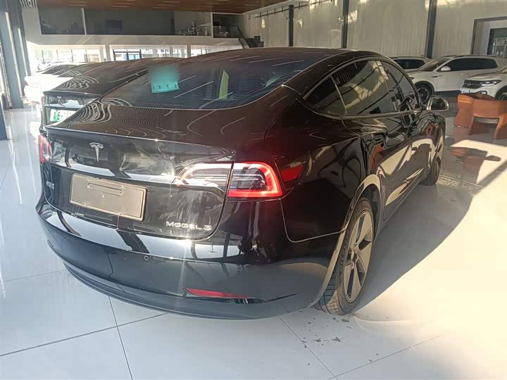 Фото 7 - Tesla Model 3