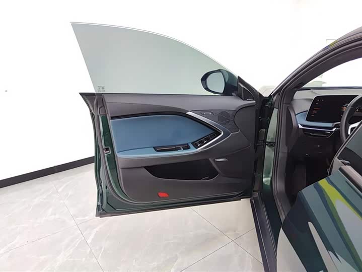 Фото 7 - MG Motor 7