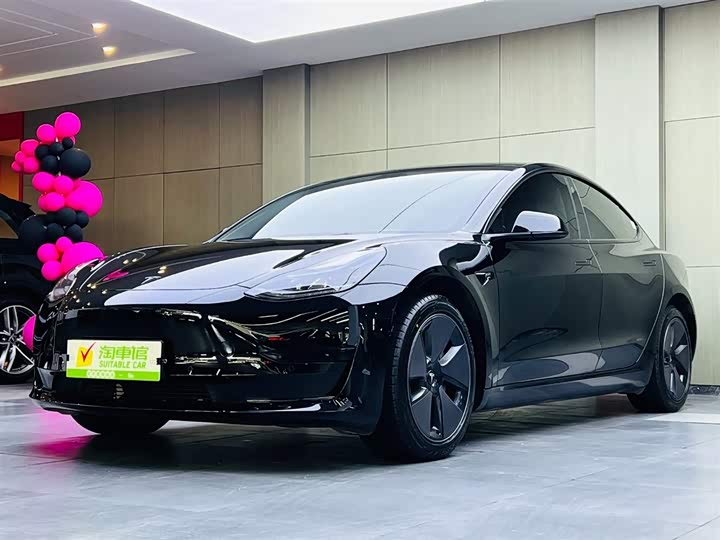 Фото 1 - Tesla Model 3