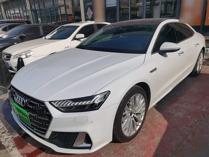 Фото 2 - Audi A7L