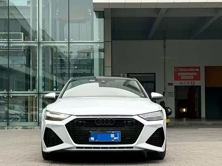 Фото 2 - Audi A7L