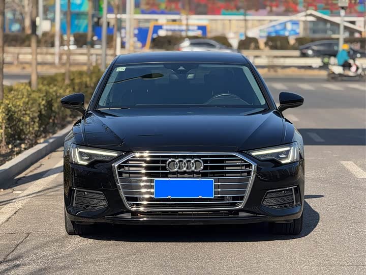 Фото 2 - Audi A6L