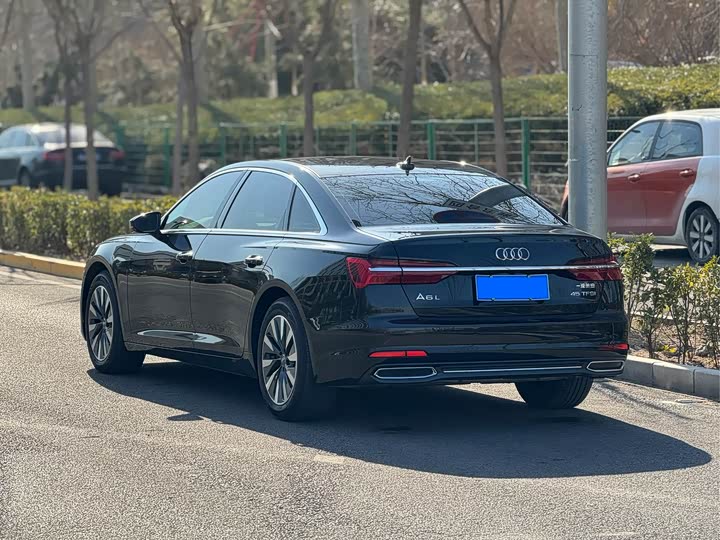 Фото 4 - Audi A6L
