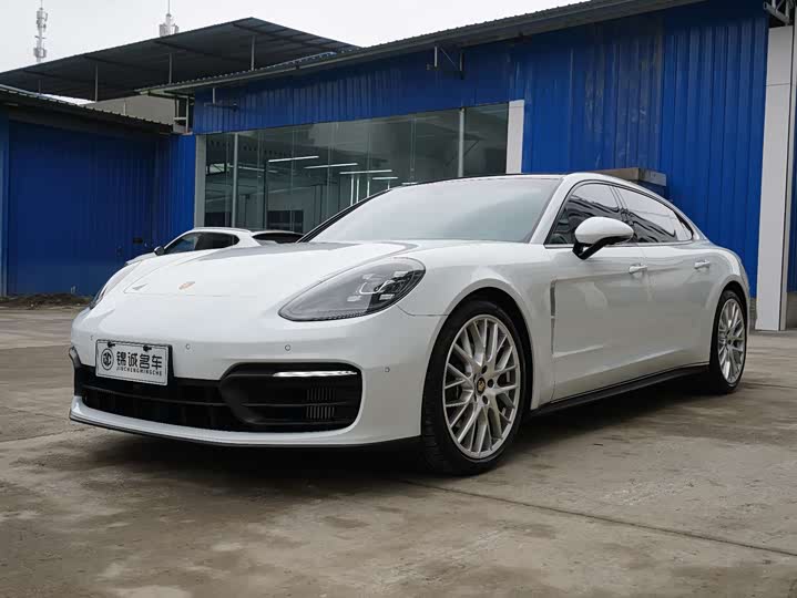 Фото 1 - Porsche Panamera