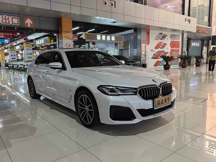 Фото 3 - BMW 5 Series