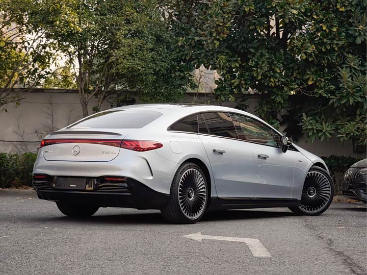 Фото 5 - Mercedes-Benz EQS AMG