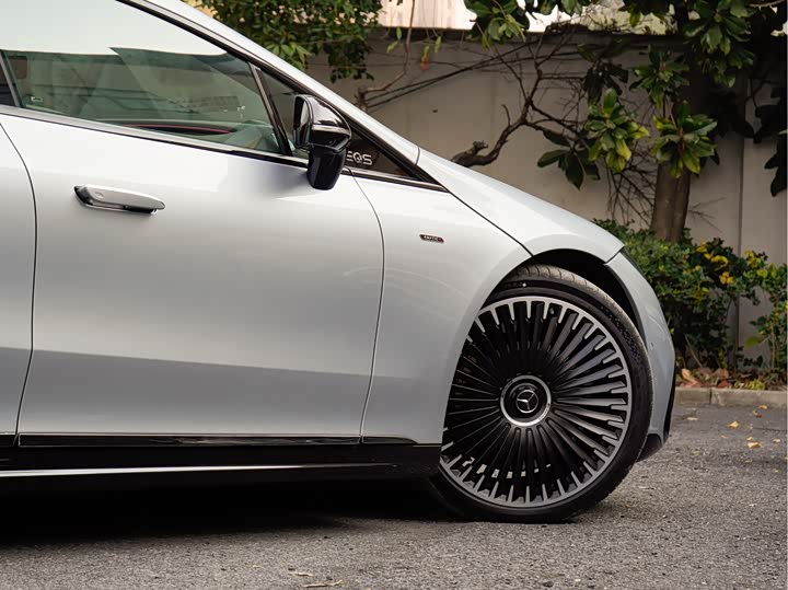 Фото 9 - Mercedes-Benz EQS AMG