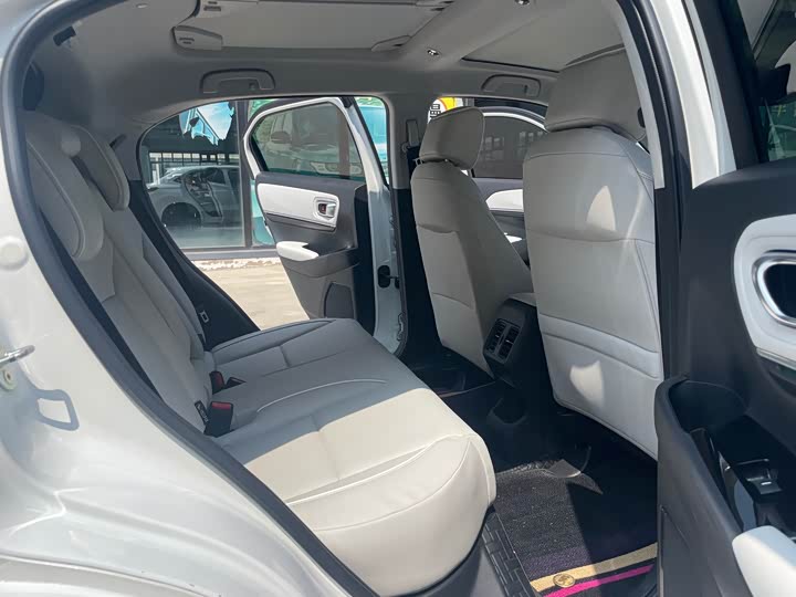 Фото 9 - Honda e:NP1