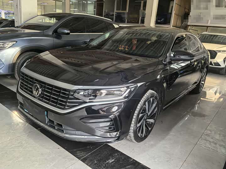 Фото 1 - Volkswagen Passat