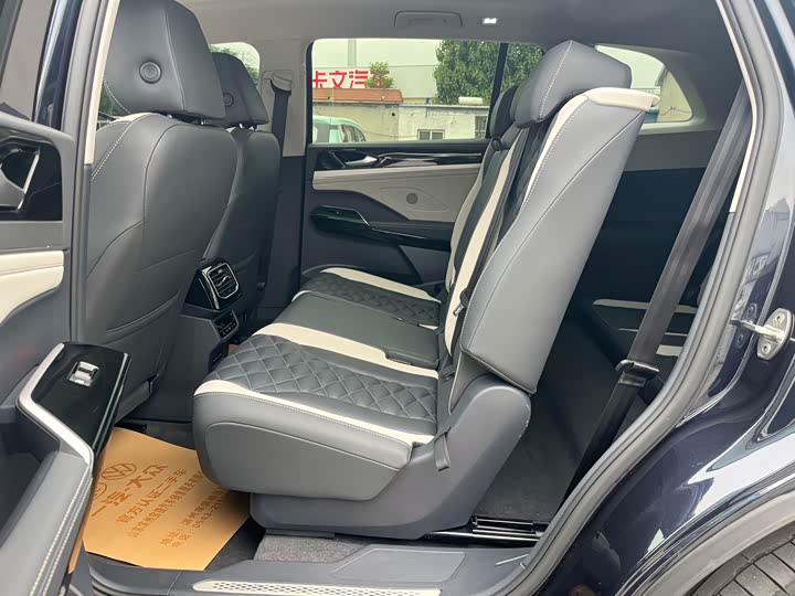 Фото 8 - Volkswagen ID.6 Crozz