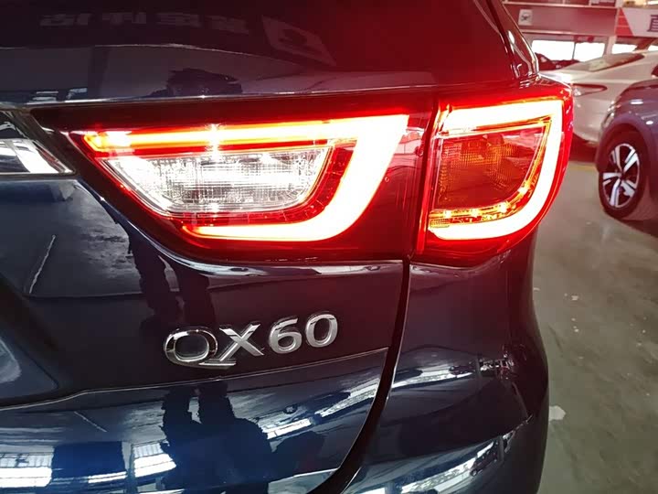 Фото 8 - Infiniti QX60