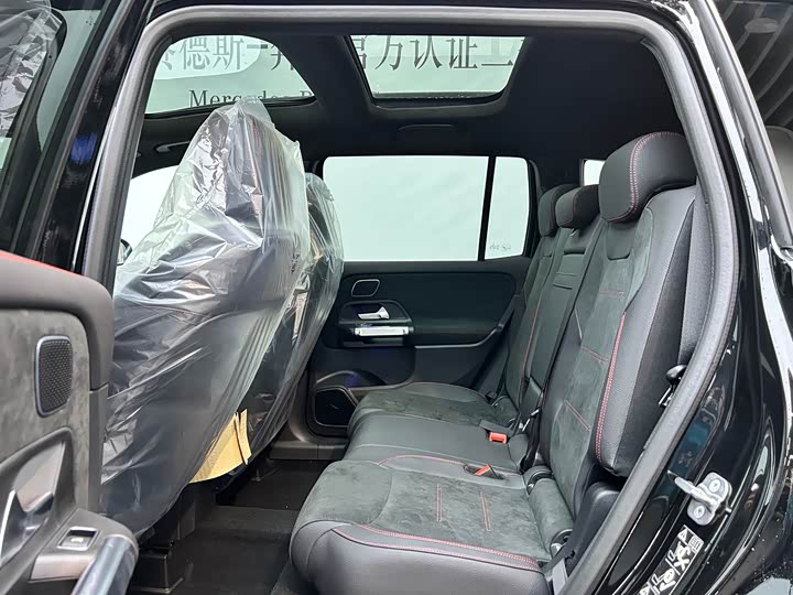 Фото 7 - Mercedes-Benz GLB-Class AMG