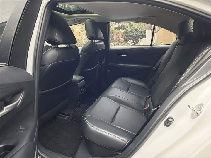 Фото 7 - Toyota Corolla