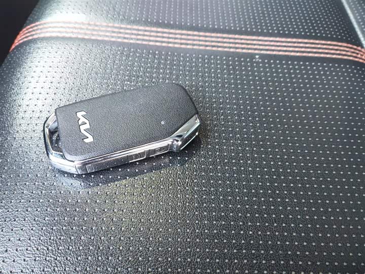 Фото 9 - Kia KX3