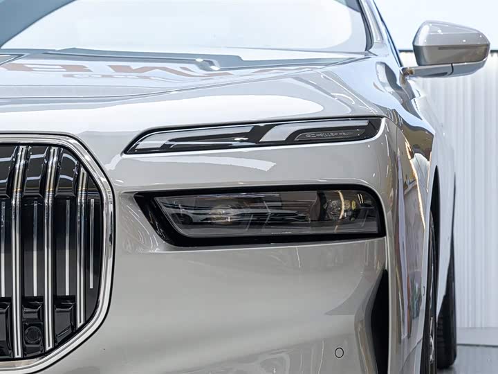 Фото 6 - BMW 7 Series