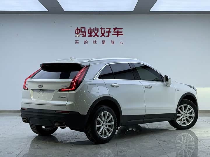 Фото 4 - Cadillac XT4