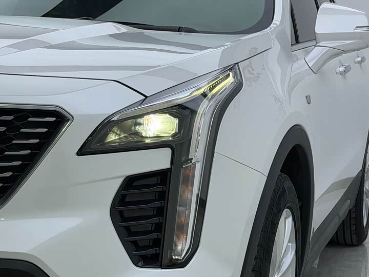 Фото 7 - Cadillac XT4