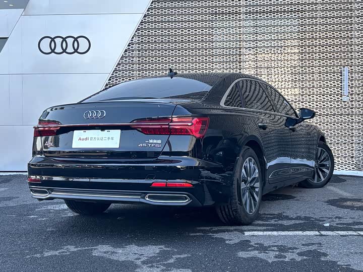 Фото 4 - Audi A6L