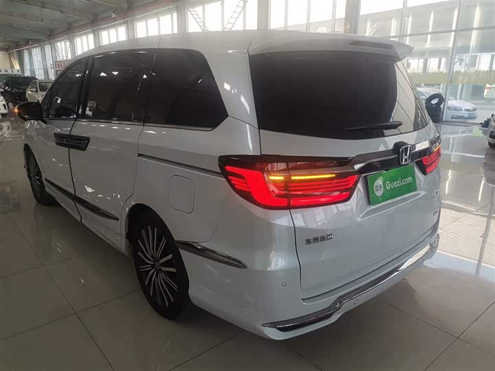 Фото 5 - Honda Elysion