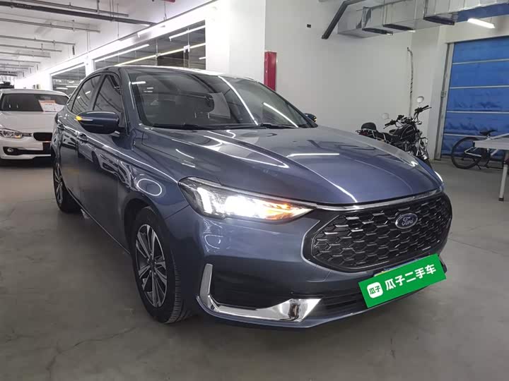 Фото 4 - Ford Escort