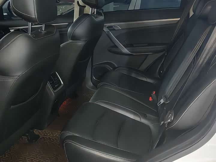 Фото 6 - Geely Atlas