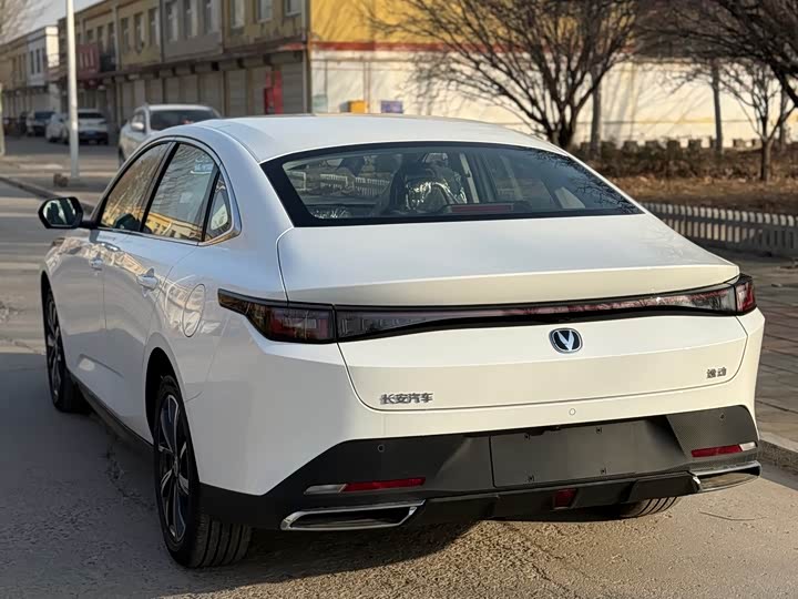 Фото 5 - Changan Eado Plus