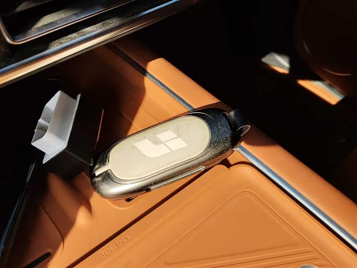 Фото 9 - LiXiang L7