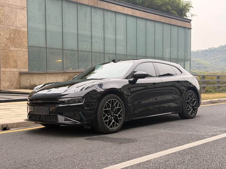 Фото 1 - Zeekr 001