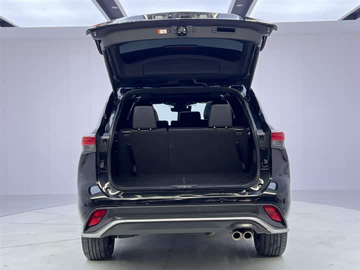 Фото 9 - Toyota Crown Kluger