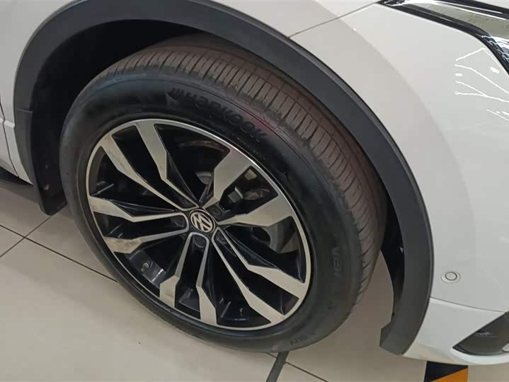 Фото 6 - Volkswagen Tiguan L Pro