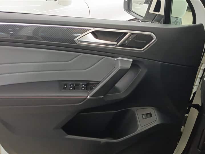 Фото 7 - Volkswagen Tiguan L Pro