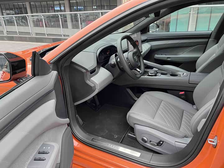 Фото 4 - Zeekr 001