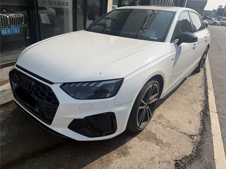 Фото 1 - Audi A4L