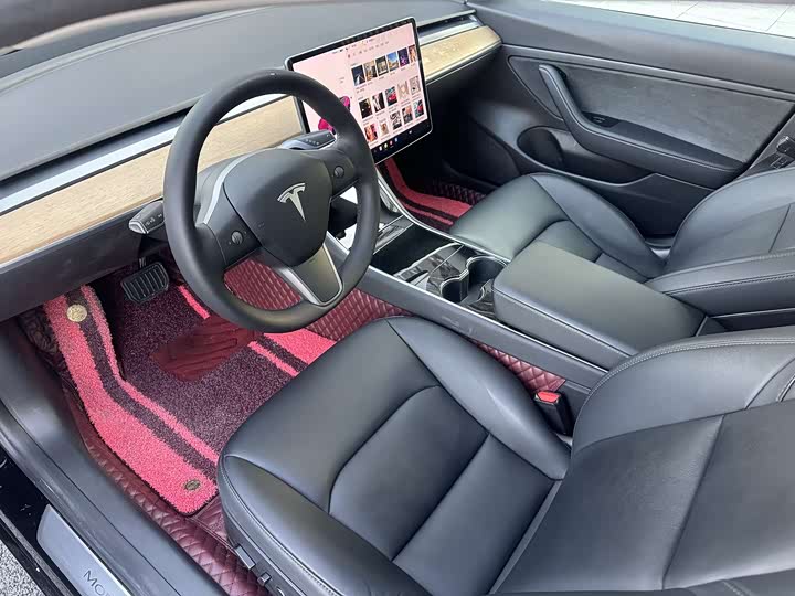 Фото 9 - Tesla Model 3