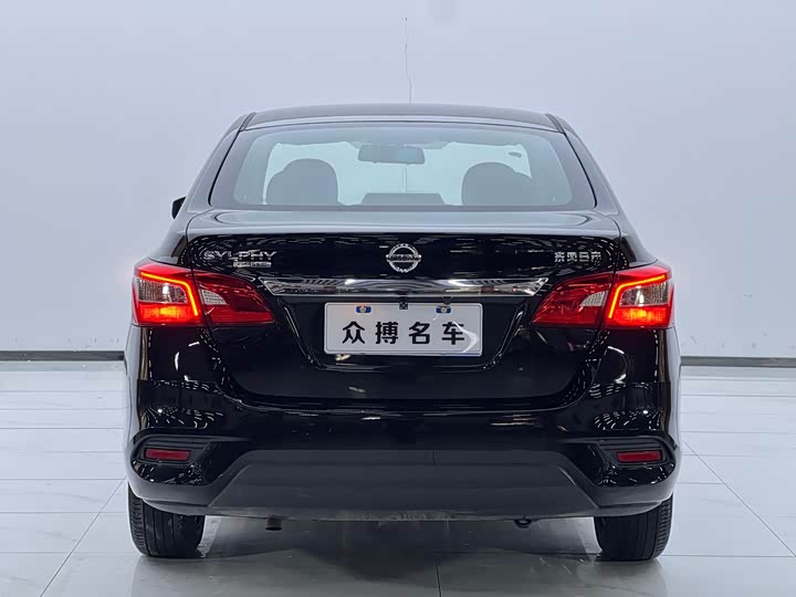 Фото 4 - Nissan Sylphy