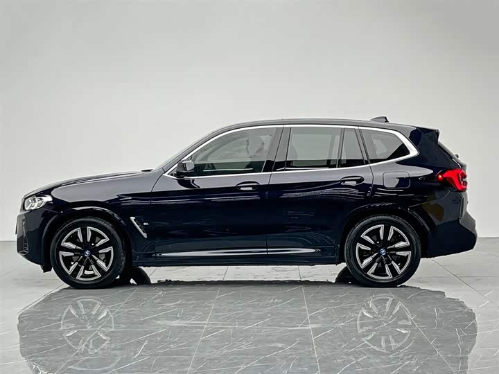 Фото 3 - BMW iX3
