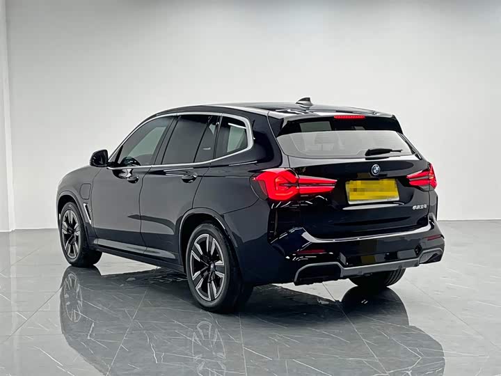 Фото 4 - BMW iX3