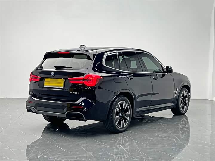 Фото 6 - BMW iX3