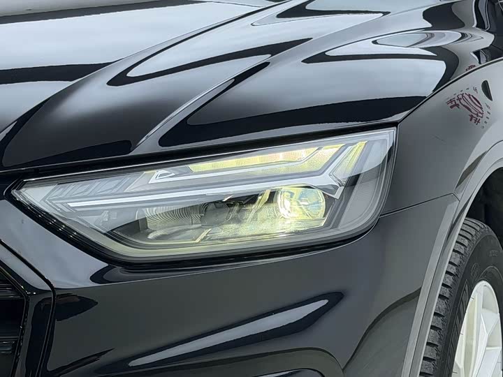 Фото 6 - Audi Q5L