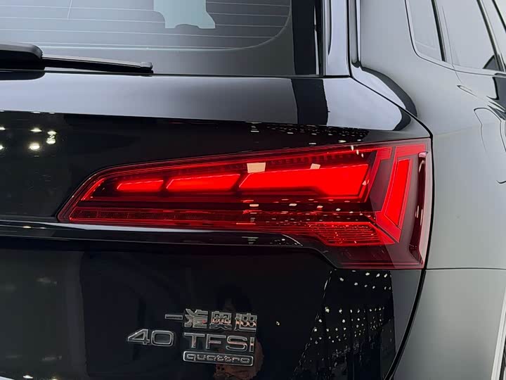 Фото 7 - Audi Q5L