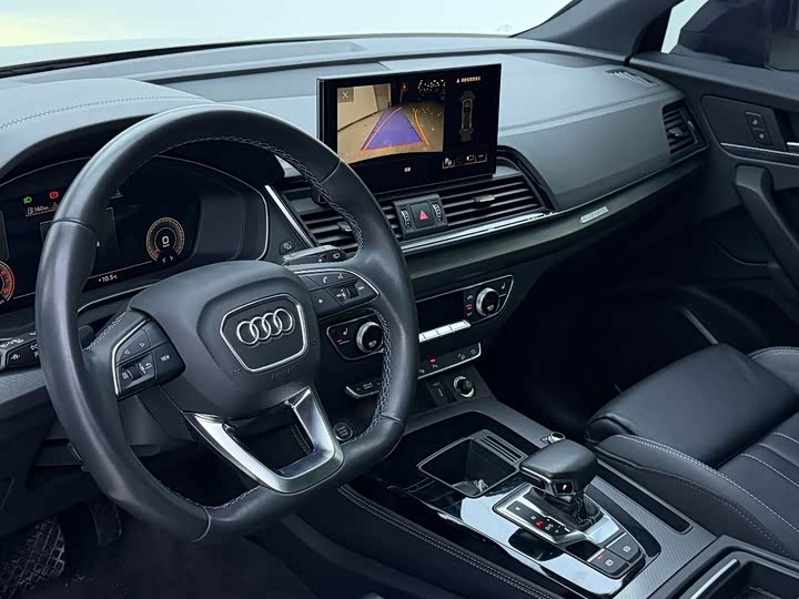Фото 9 - Audi Q5L