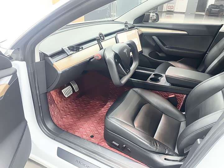 Фото 7 - Tesla Model 3