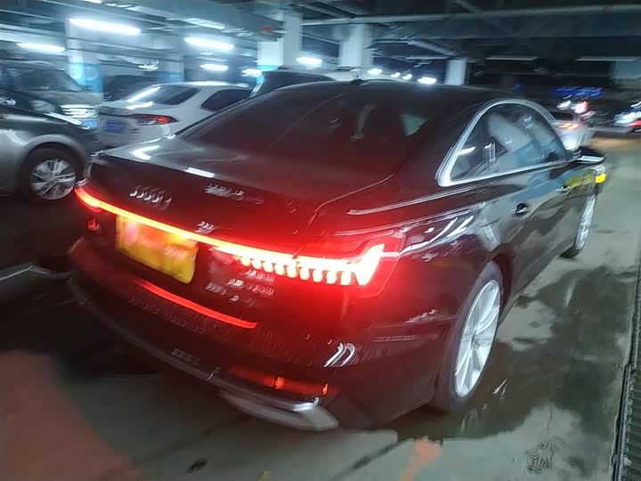 Фото 7 - Audi A6L