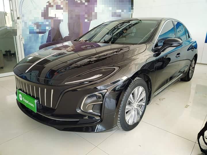 Фото 1 - Hongqi E-QM5