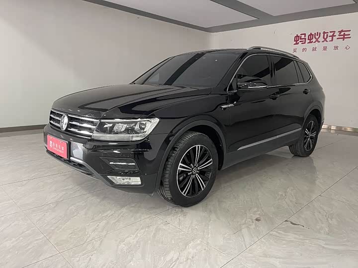 Фото 1 - Volkswagen Tiguan L Pro