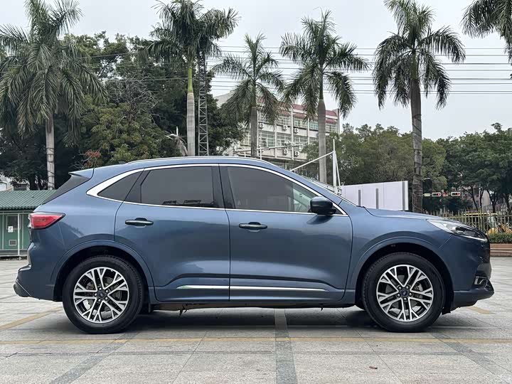 Фото 4 - Ford Escape