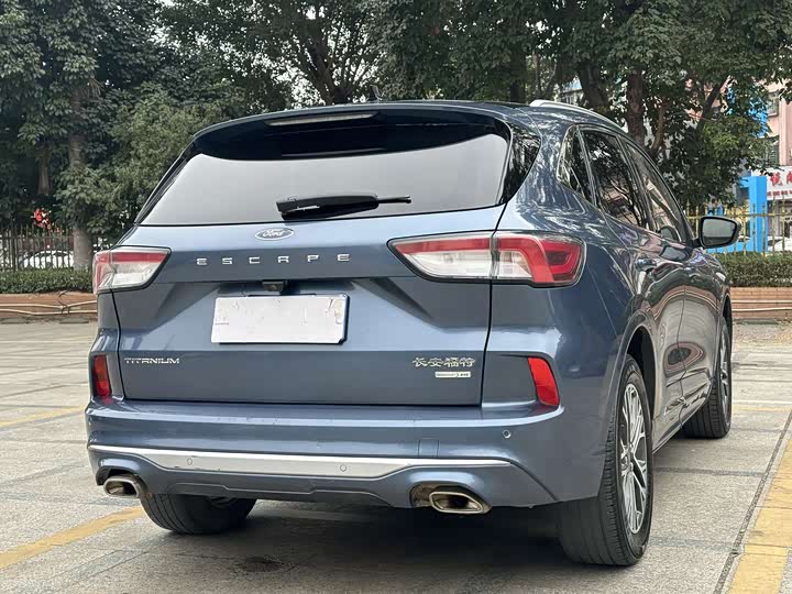 Фото 6 - Ford Escape