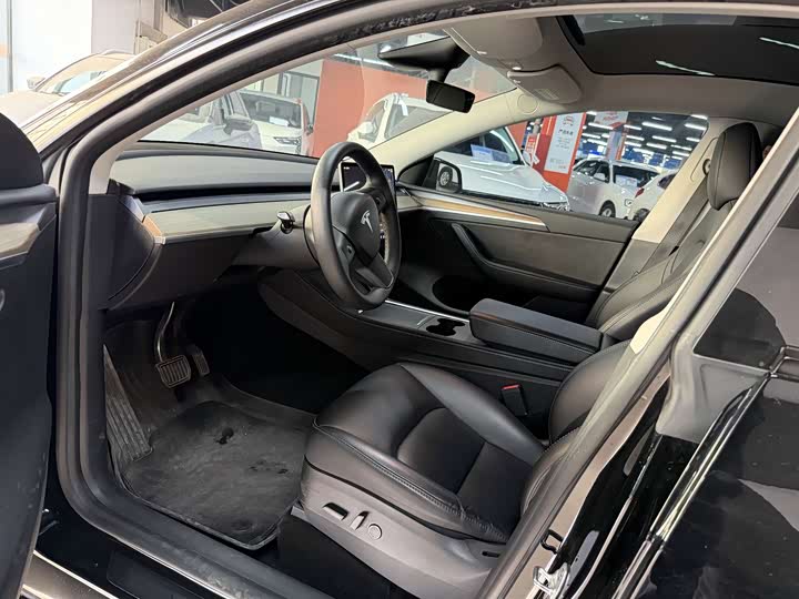 Фото 8 - Tesla Model Y