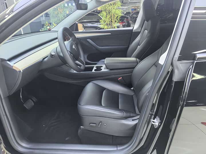 Фото 9 - Tesla Model Y