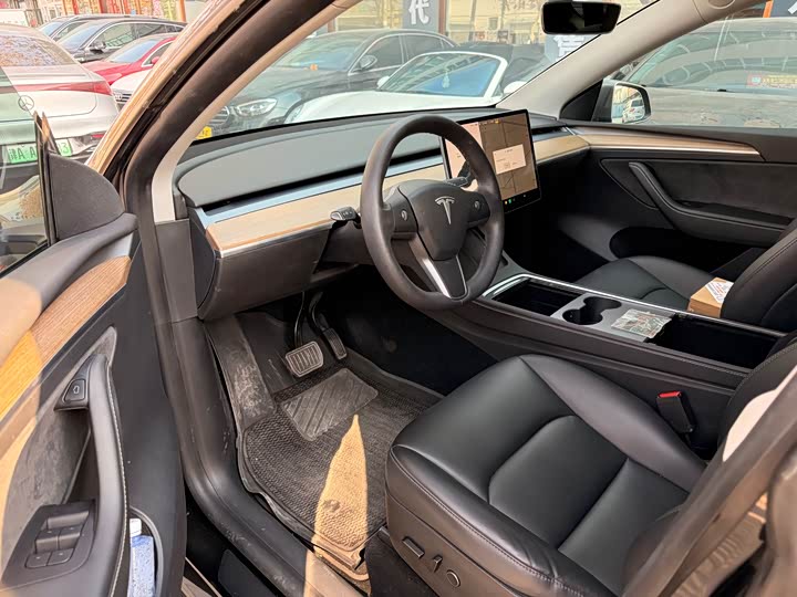 Фото 4 - Tesla Model Y